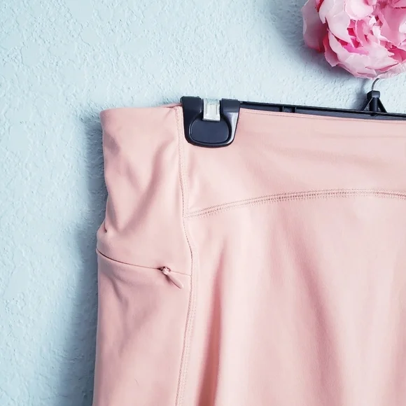 Fabletics High-Waisted Motion365® Run Short 6" - Picture 3 of 8